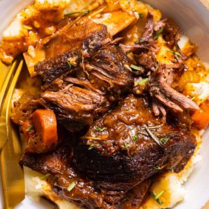 Garlic Red Wine Short Ribs Oven Braised