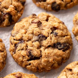 Oatmeal raisin cookie